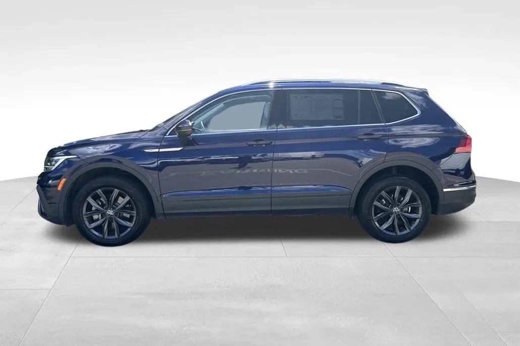 2022 Volkswagen Tiguan SE photo 1