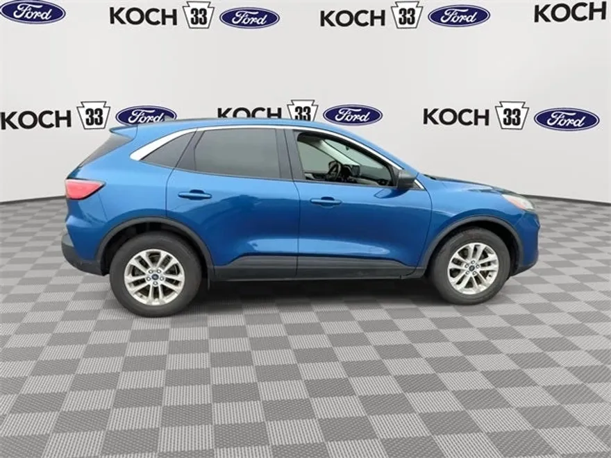 2022 Ford Escape SE photo 1
