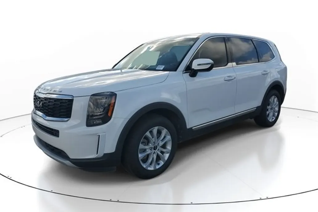 2022 Kia Telluride LX photo 1