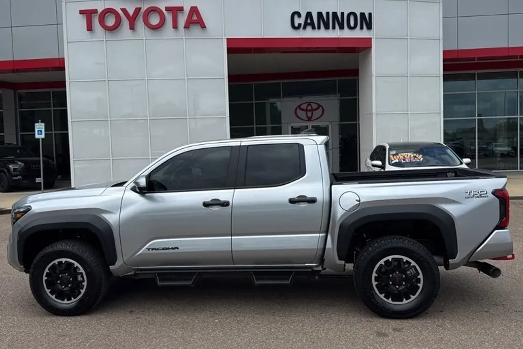 2025 Toyota Tacoma TRD Off-Road photo 1