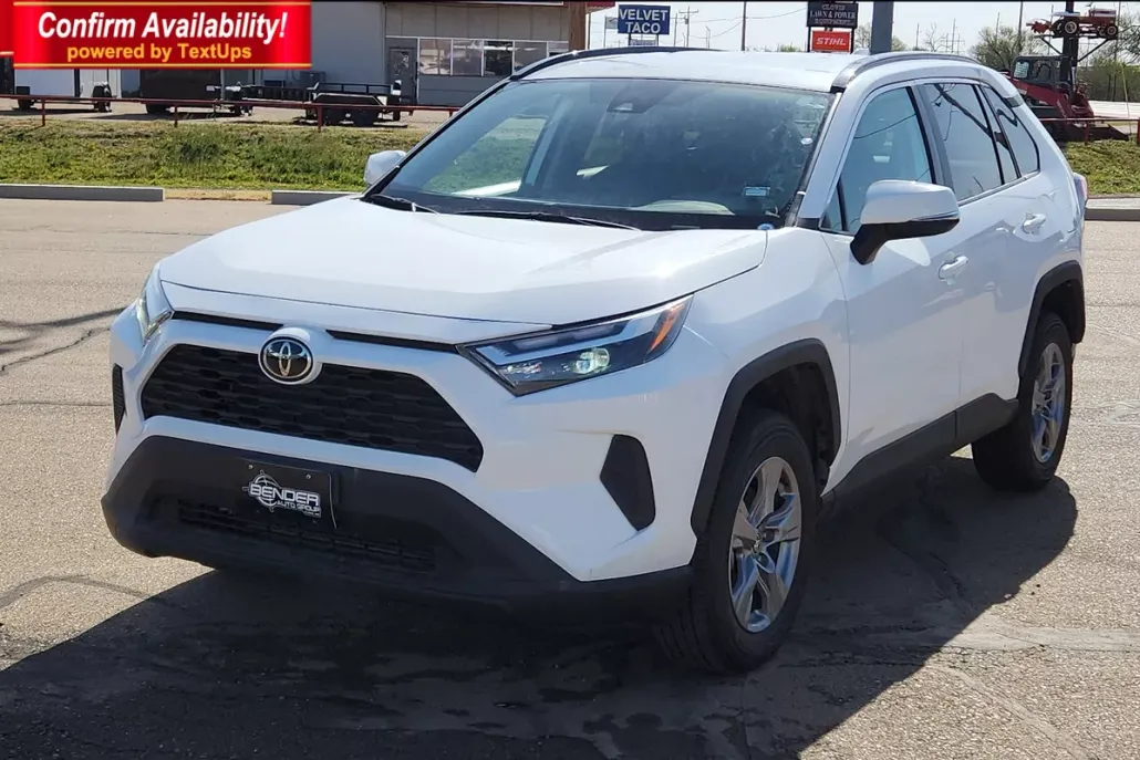2024 Toyota RAV4 XLE photo 1