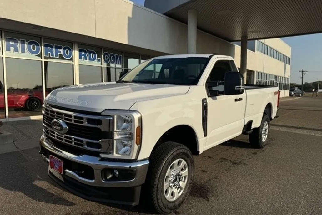 2024 Ford F-350 photo 1