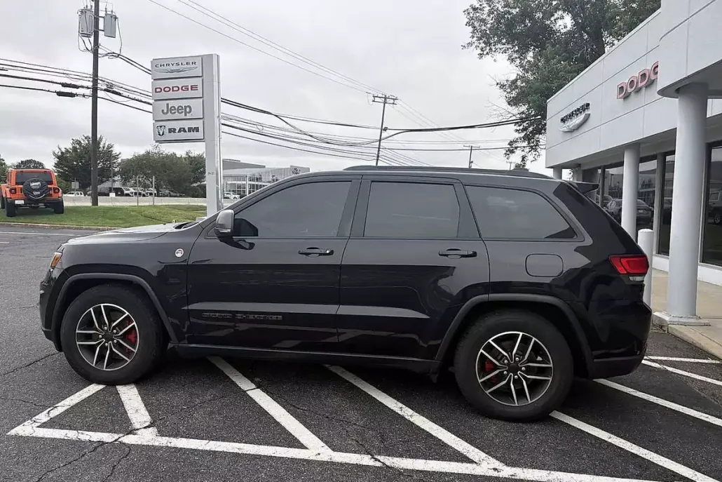 2021 Jeep Grand Cherokee Trailhawk photo 1