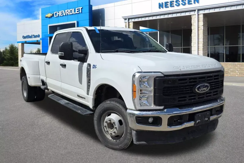 2023 Ford F-350 photo 1