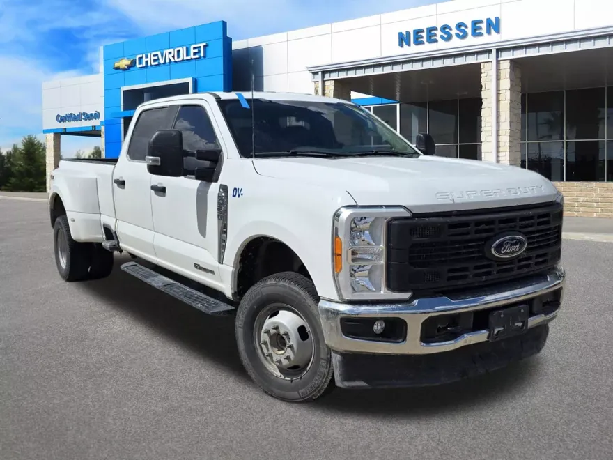 2023 Ford F-350 photo 1