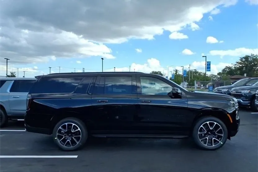 2026 Chevrolet Suburban RST photo 1