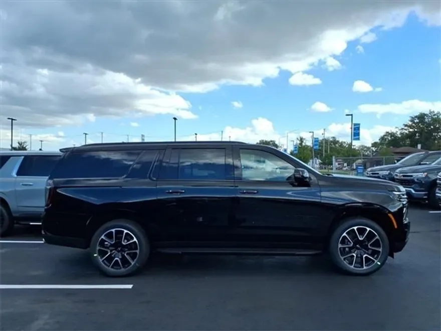 2026 Chevrolet Suburban RST photo 1
