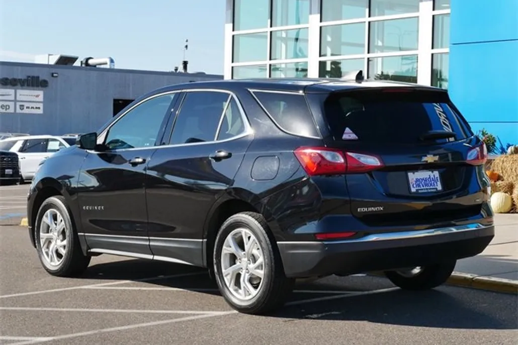 2020 Chevrolet Equinox LT photo 1