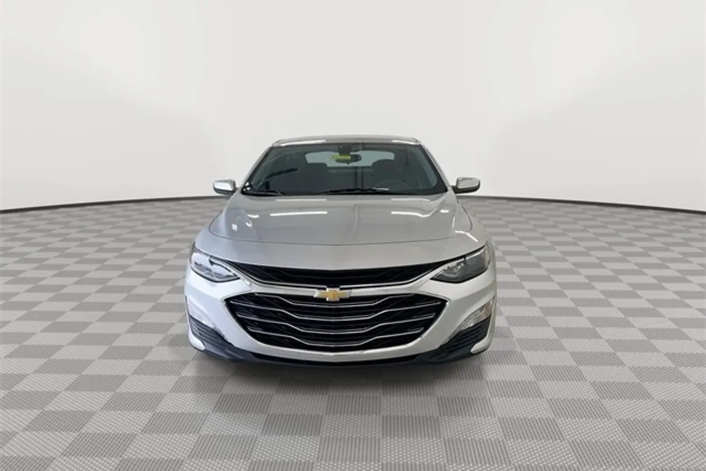 2022 Chevrolet Malibu 1LT photo 1