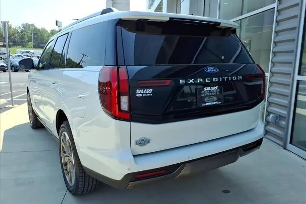 2025 Ford Expedition King Ranch photo 1