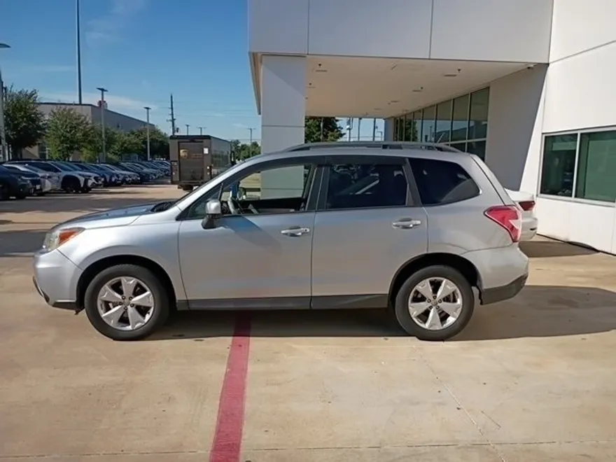2014 Subaru Forester 2.5i Premium photo 1