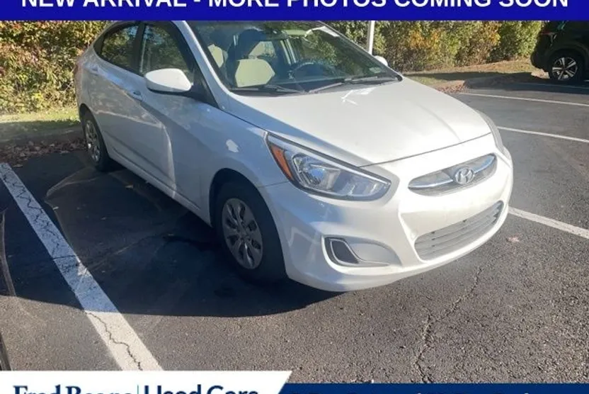 2017 Hyundai Accent SE photo 1