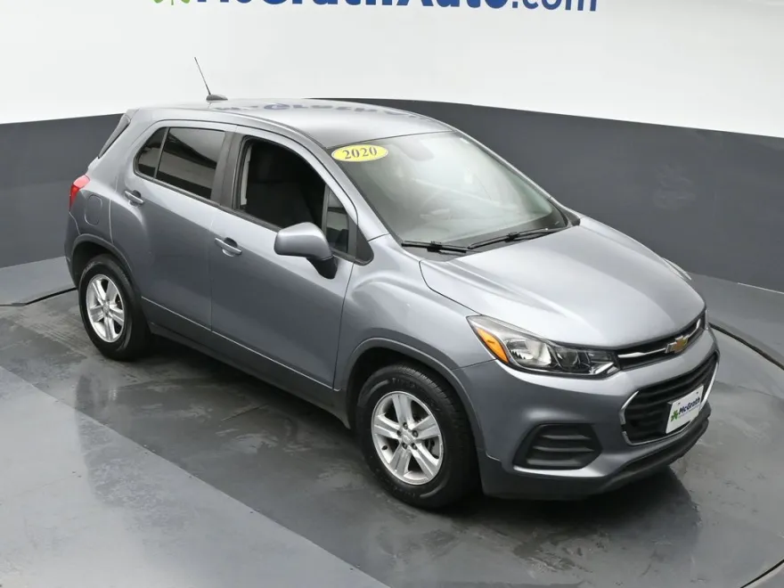 2020 Chevrolet Trax LS photo 1