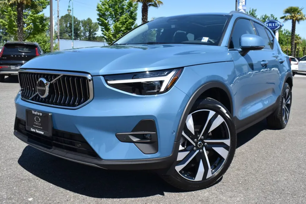 2024 Volvo XC40 Ultimate photo 1