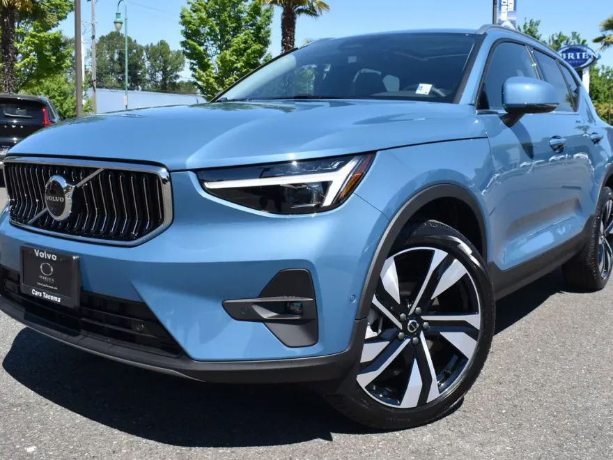 2024 Volvo XC40 Ultimate photo 1