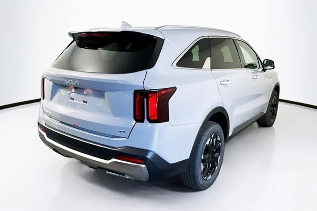 2026 Kia Sorento S photo 1