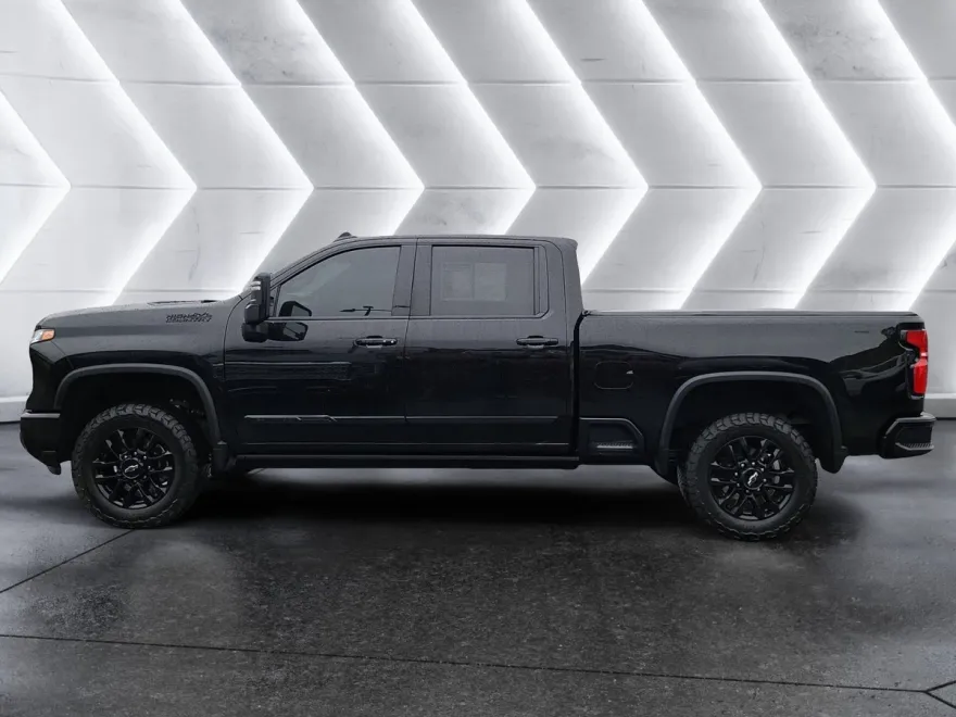 2025 Chevrolet Silverado 2500HD High Country photo 1