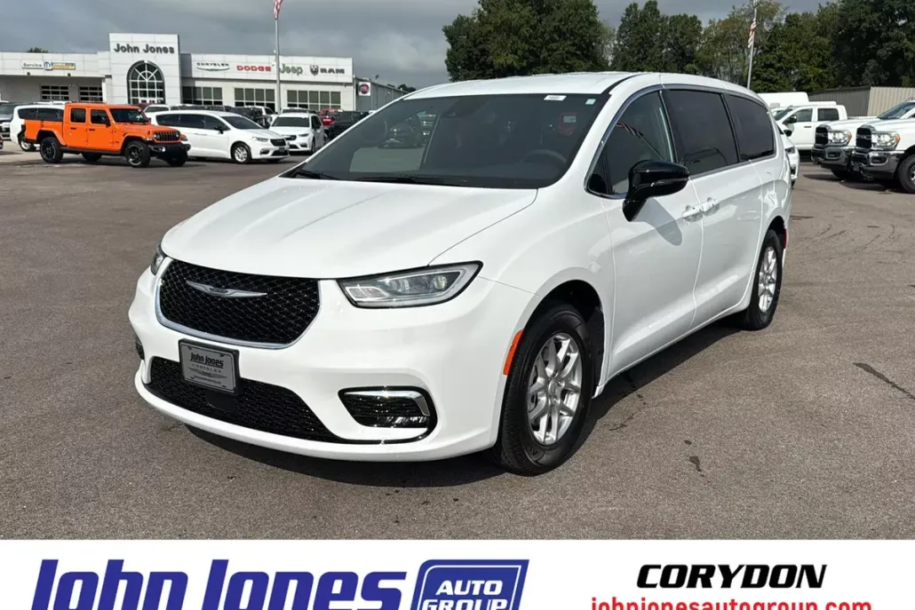 2026 Chrysler Pacifica photo 1
