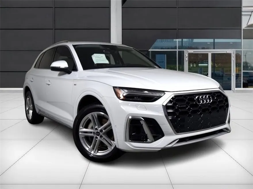 2024 Audi Q5 S line Premium Prestige photo 1