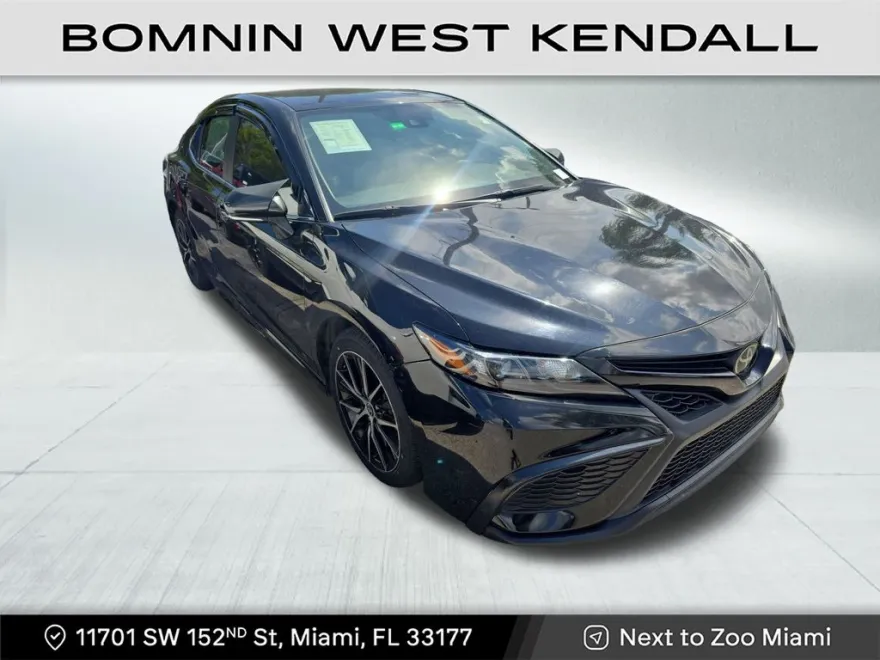 2023 Toyota Camry SE photo 1