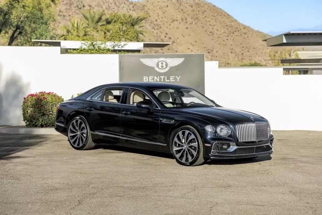 2024 Bentley Flying Spur photo 1