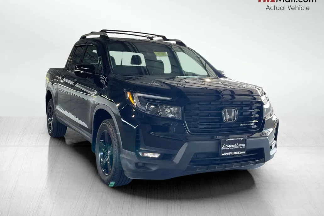 2023 Honda Ridgeline Black Edition photo 1