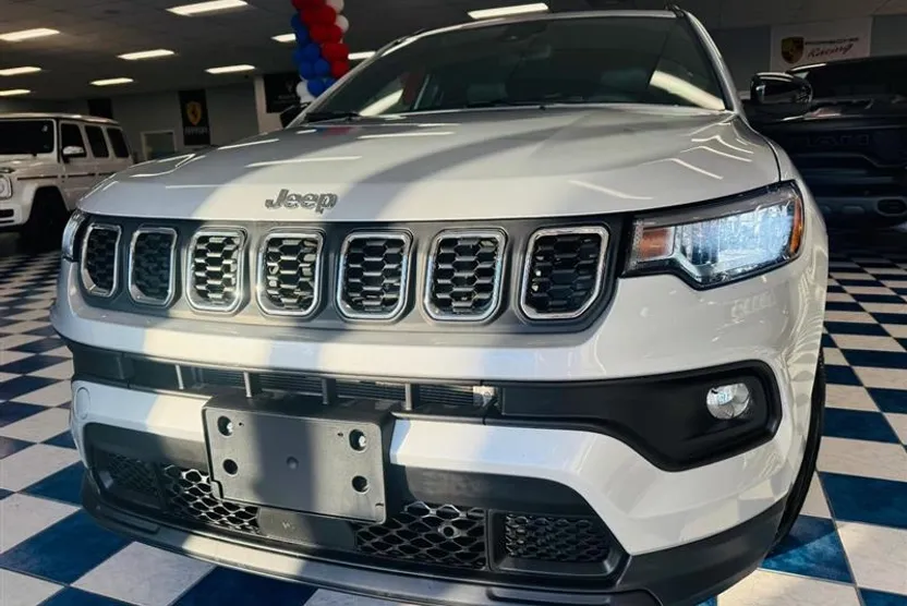 2024 Mitsubishi Outlander SE photo 1