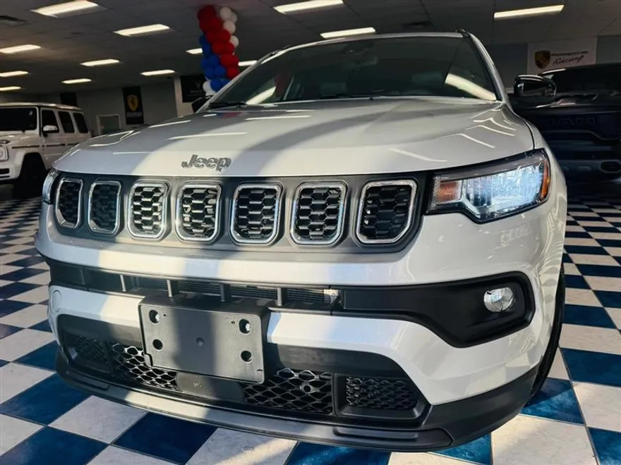 2024 Mitsubishi Outlander SE photo 1