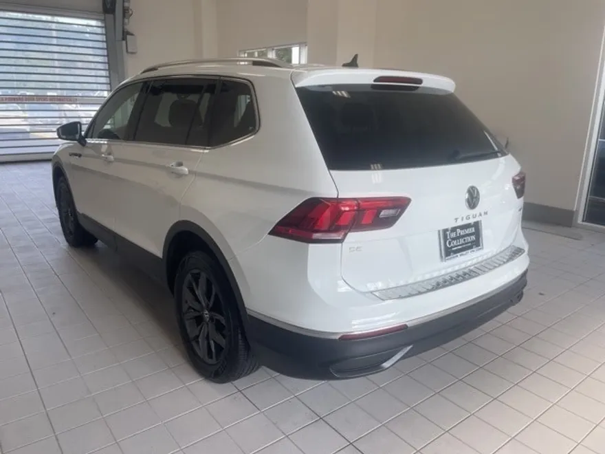 2022 Volkswagen Tiguan SE photo 1