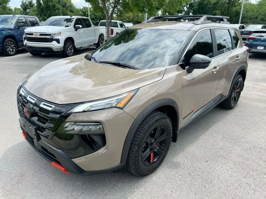 2025 Nissan Rogue photo 1