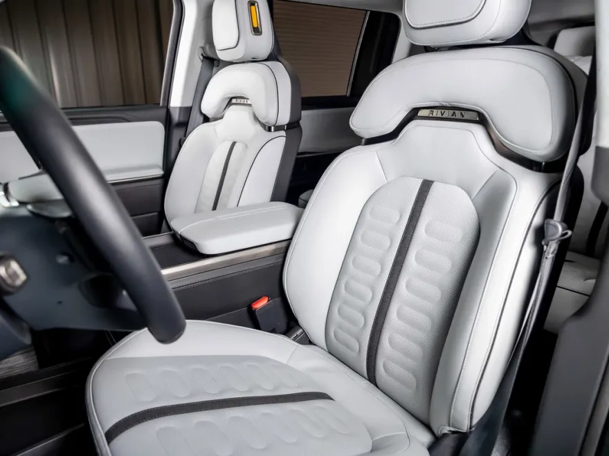 2023 Rivian R1S Adventure photo 4