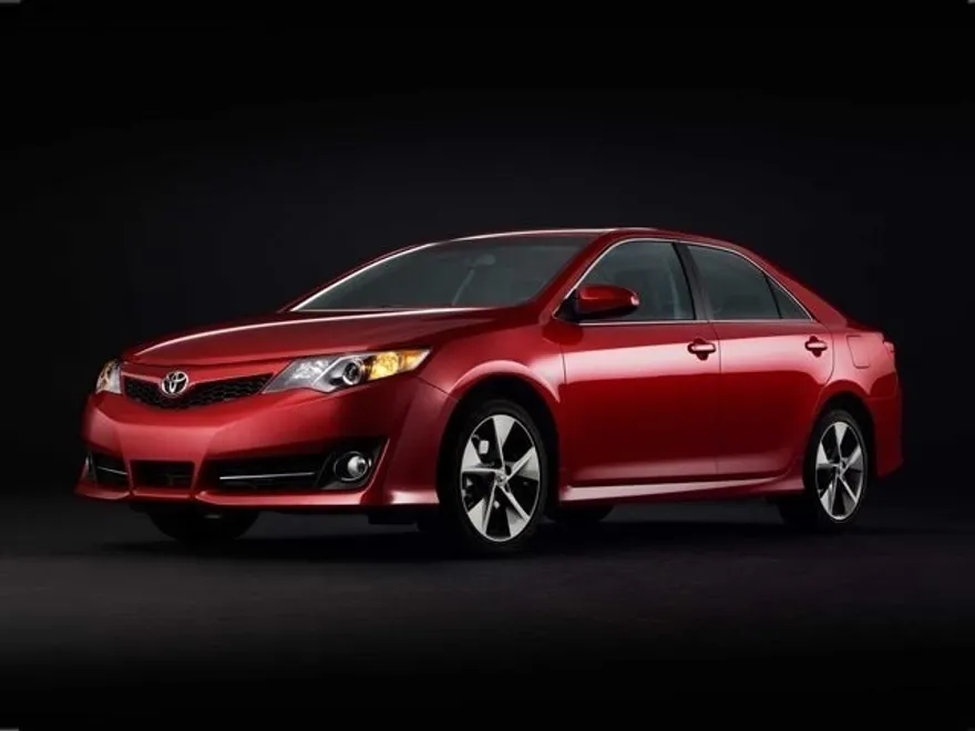 2012 Toyota Camry L photo 1