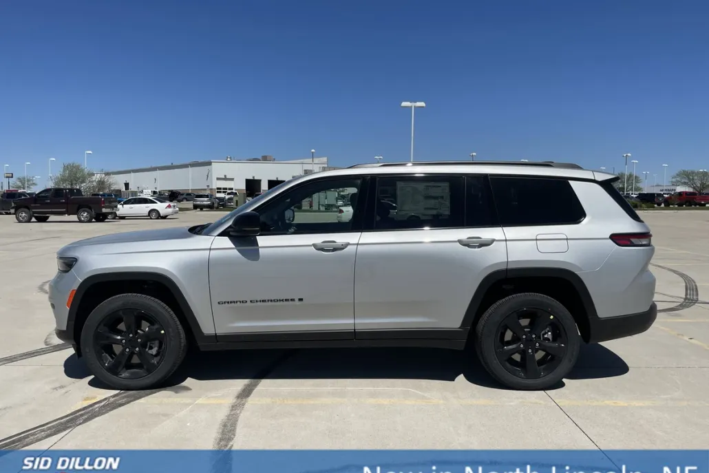 2025 Jeep Grand Cherokee Altitude X photo 1