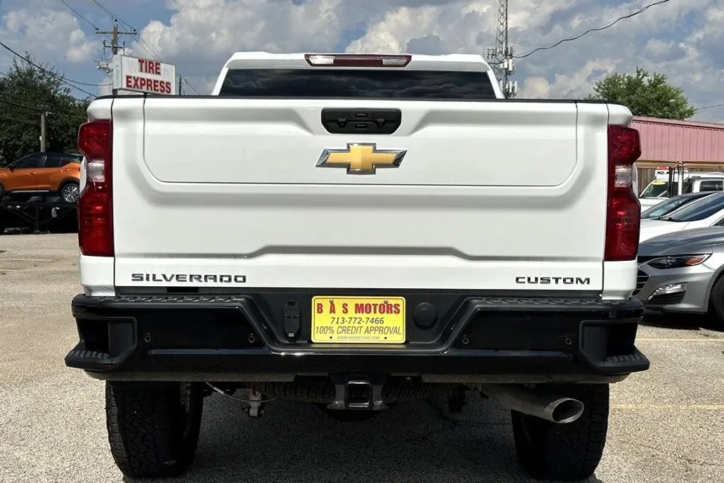 2025 Chevrolet Silverado 2500HD Custom photo 1
