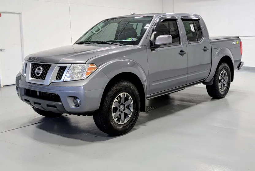 2018 Nissan Frontier PRO-4X photo 1