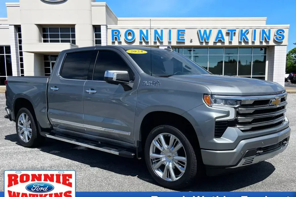 2024 Chevrolet Silverado 1500 High Country photo 1