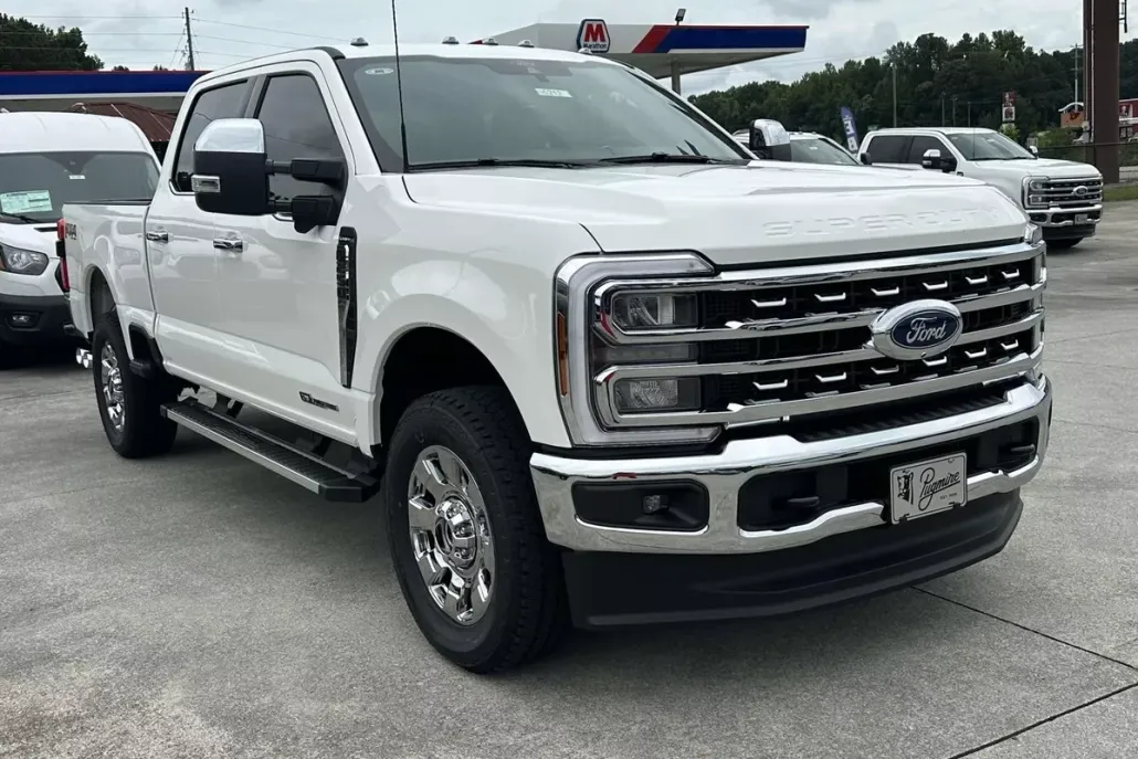 2025 Ford F-250 Lariat photo 1