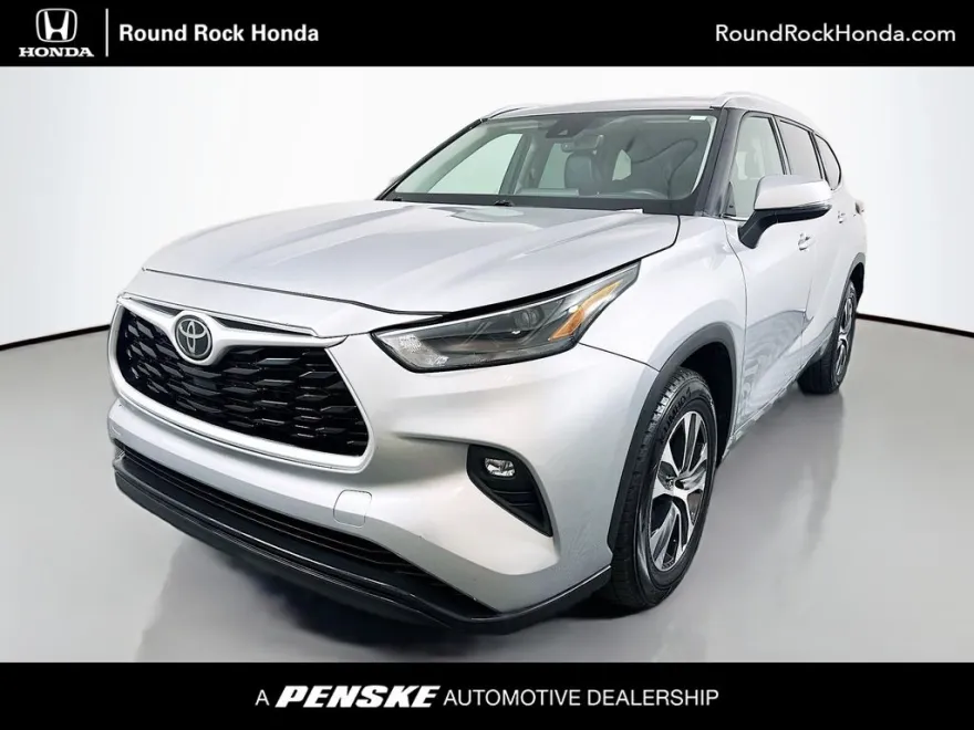 2022 Toyota Highlander XLE photo 1
