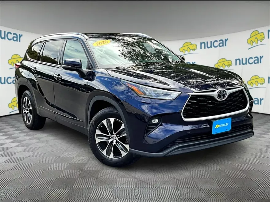 2020 Toyota Highlander XLE photo 1