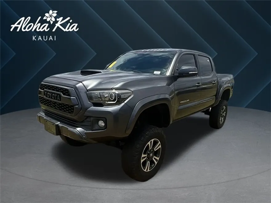 2016 Toyota Tacoma TRD Sport photo 1