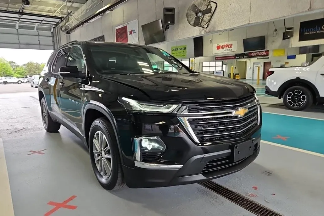2023 Chevrolet Traverse Leather photo 1