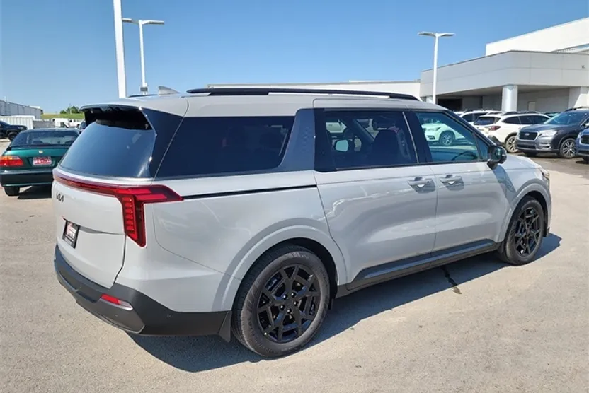 2026 Kia Carnival SX Prestige photo 1