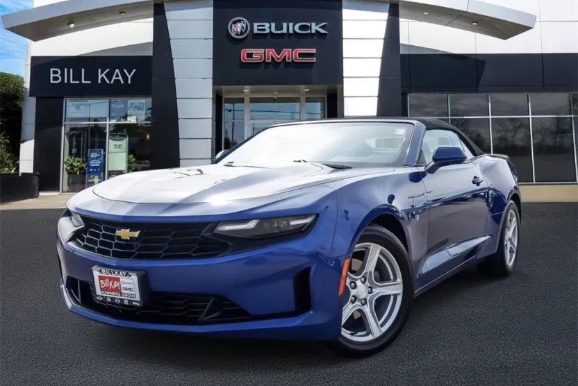 2023 Chevrolet Camaro 1LT photo 1