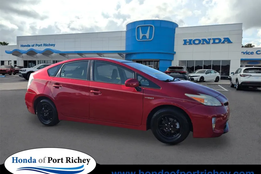 2014 Toyota Prius Four photo 1