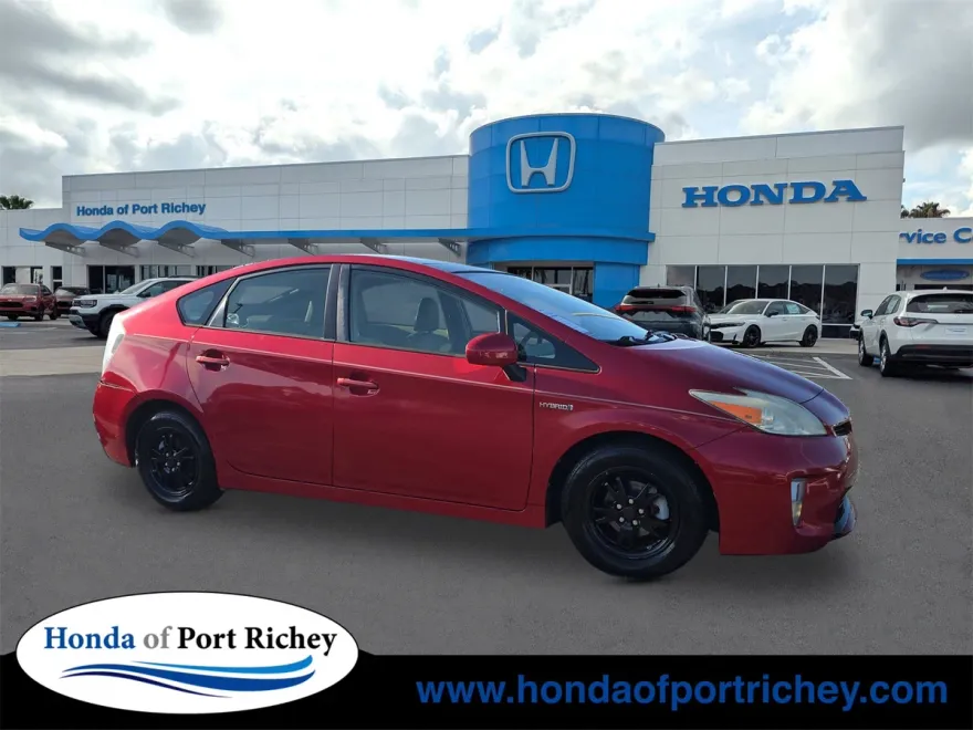 2014 Toyota Prius Four photo 1