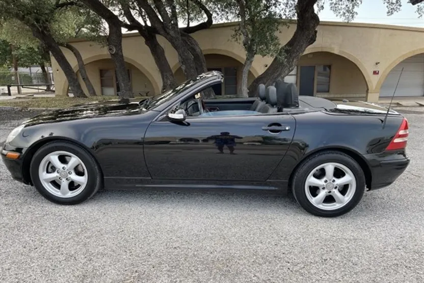 2001 Mercedes Benz SLK photo 1