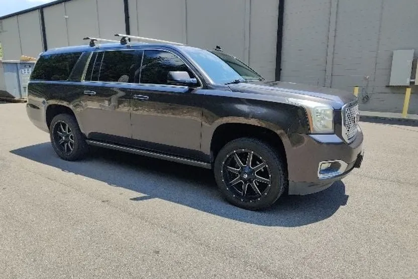 2017 Gmc Yukon XL Denali photo 1