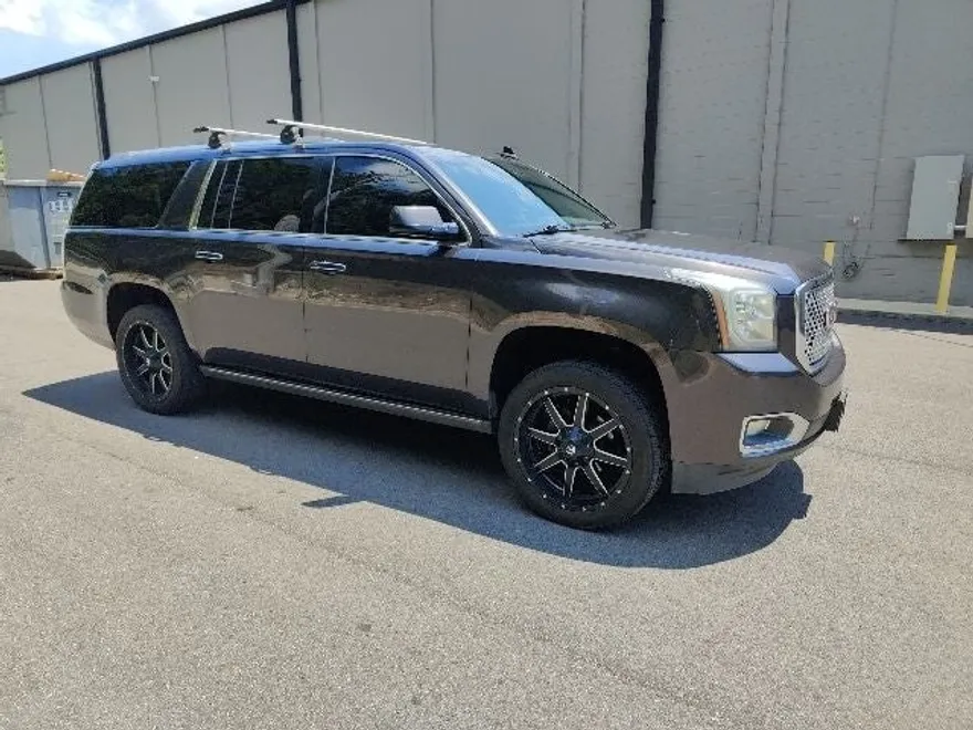 2017 Gmc Yukon XL Denali photo 1