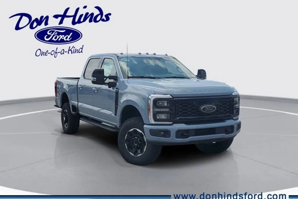 2025 Ford F-250 Lariat photo 1