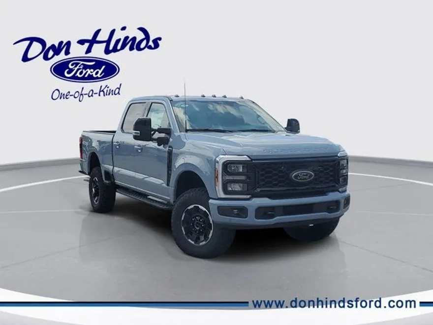 2025 Ford F-250 Lariat photo 1